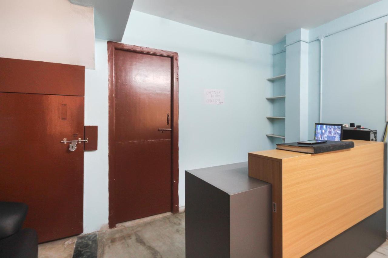 Hotel OYO Flagship 48158 SS Towers- Hygiene Ensured Podanur Exterior foto
